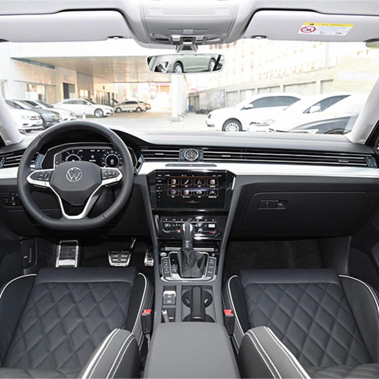 FAW-VW-Magotan-GTE-Interior