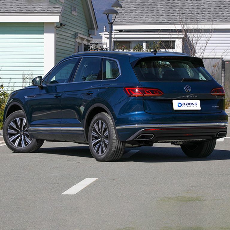 VW-Touareg-Phev-Right rear