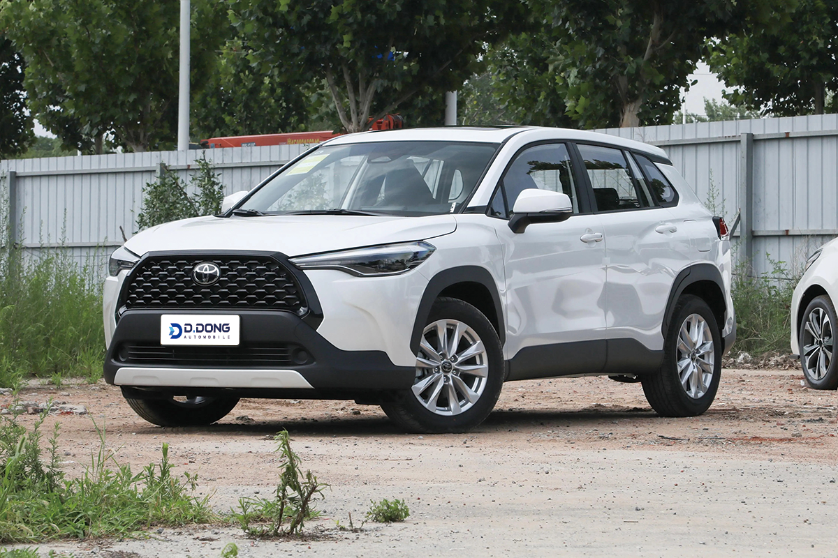 Toyota Corolla Cross Left Front view