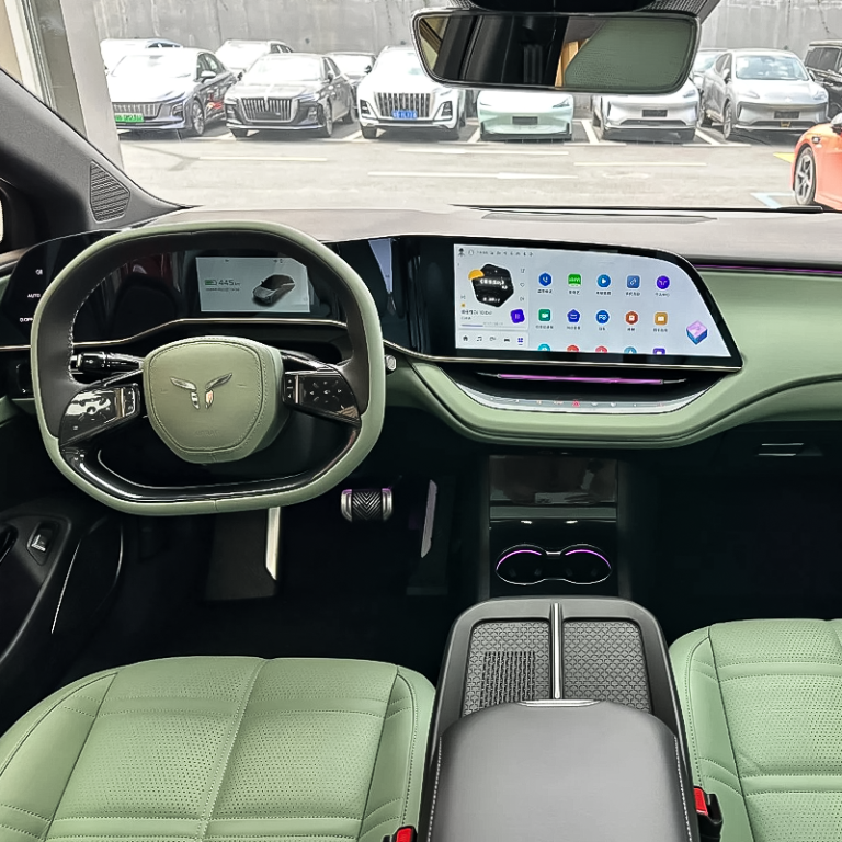 HongQi EH7 Interior