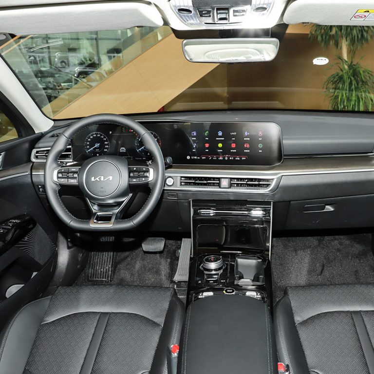 KIA-K5-Interior