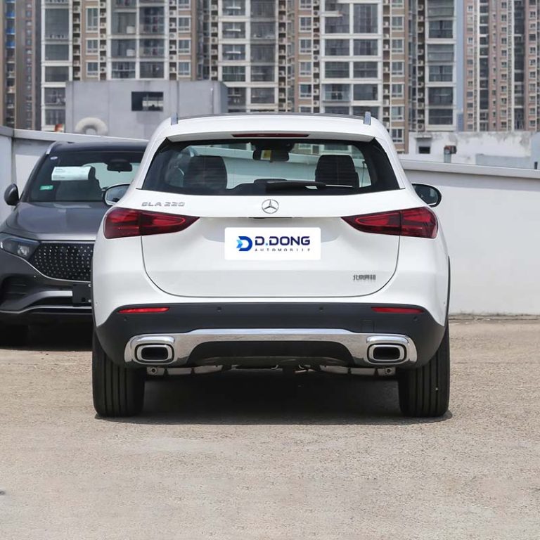 Mercedes-Benz-GLA-Rear