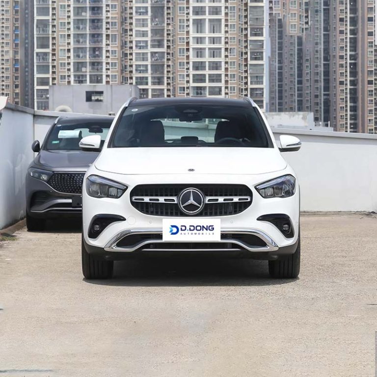 Mercedes-Benz-GLA-Front